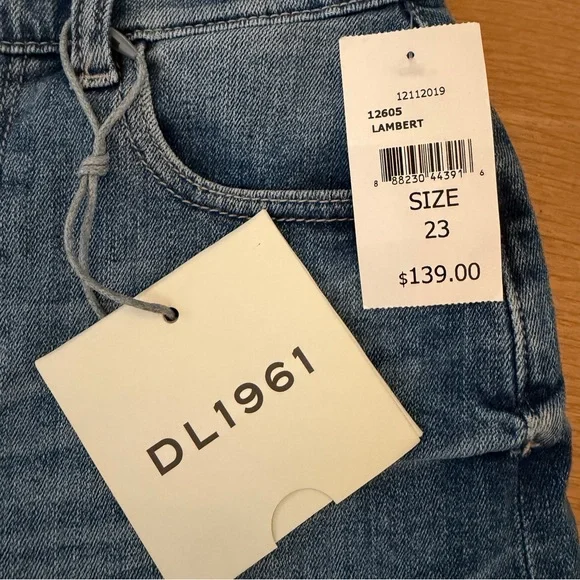 DL1961 Cecelia Classic Shorts - Picture 2 of 9